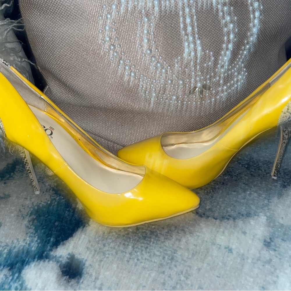 Bucco Vibrant Yellow Heels